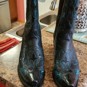Mid calf cowgirl boots